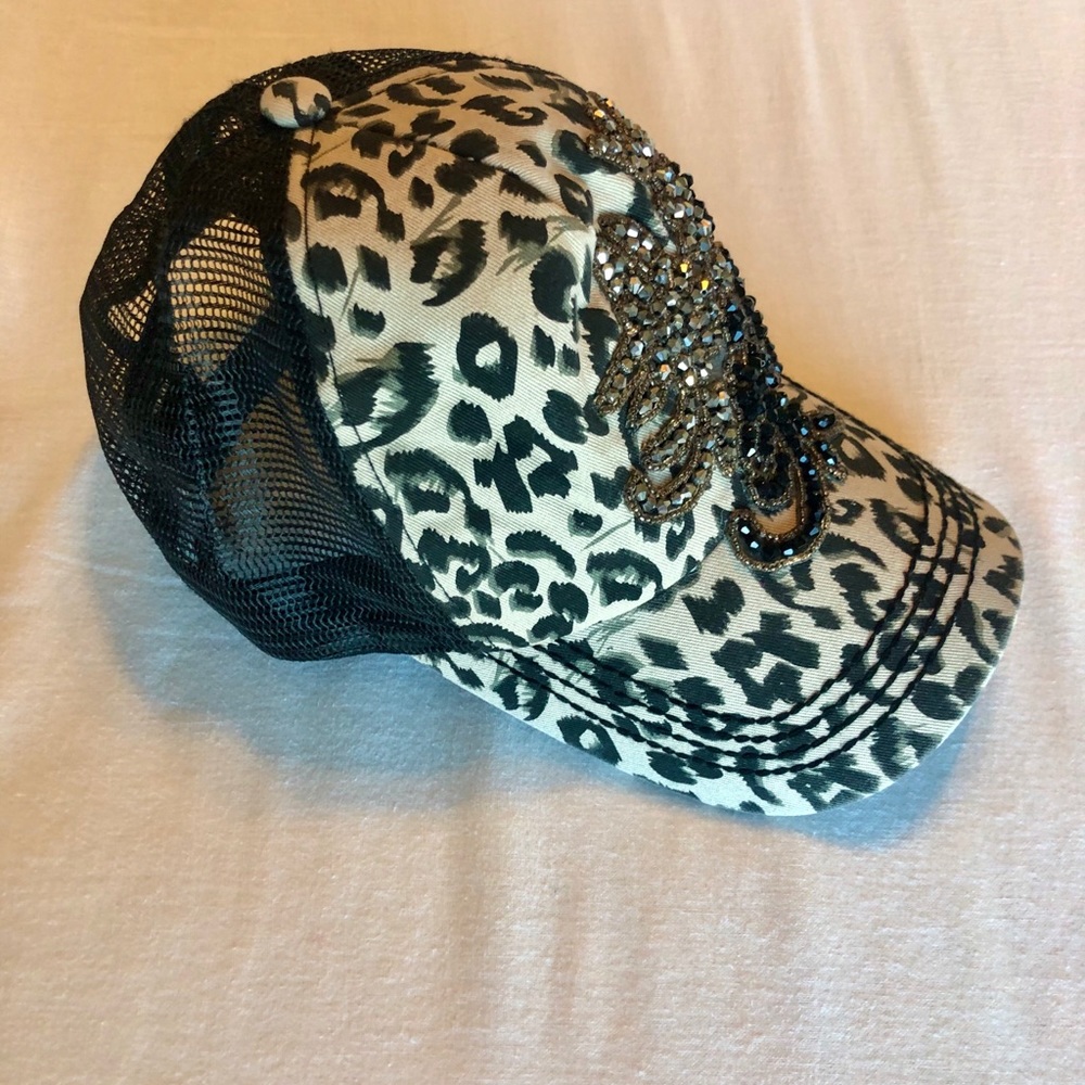 Olive & Pique women’s ball cap